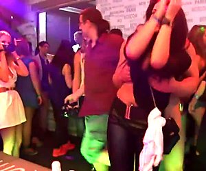 Real orgy babes give head