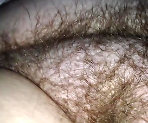 i love the feel of her pubic hair between my fingers