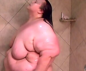 ssbbw kandy douche