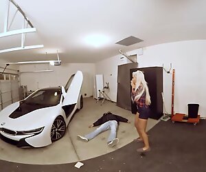 VR PORN-Hot Milf Fuck The Car Theif