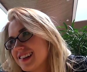 Euro girlnextdoor creamed on for cash