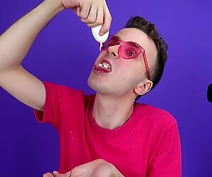 18 anni vergine prima volta twink