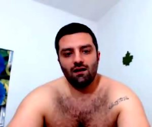 Str8 Romanian men play