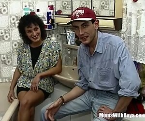Horny Brunette Mom In A Bathtub Fuck