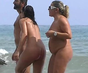 Nudist beach voyeur shots of sexy and tanned women