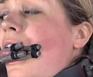 Fixed with handcuffs plump blondie gets her nipples pinned with pegs