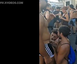 Carnaval 2018 rapazes muito tarados foram flagrados fazendo www.pornoamadores.online/gay