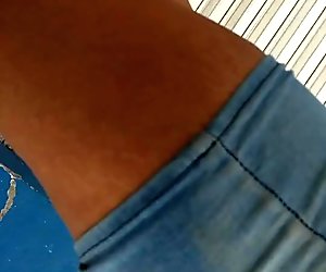 Camel Toe Short Bien marcado.