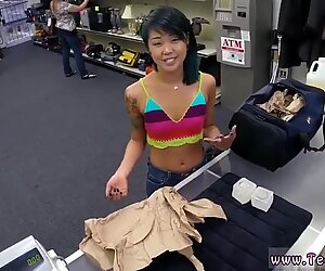 Pretty asian lady outdoor fucking