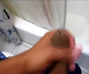 Hot Babe Fast Handjob In The Bathroom