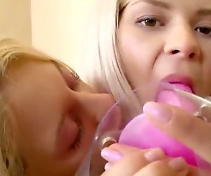 Extrem Skinny Teens Lesbian Fuck Anal with Strapon